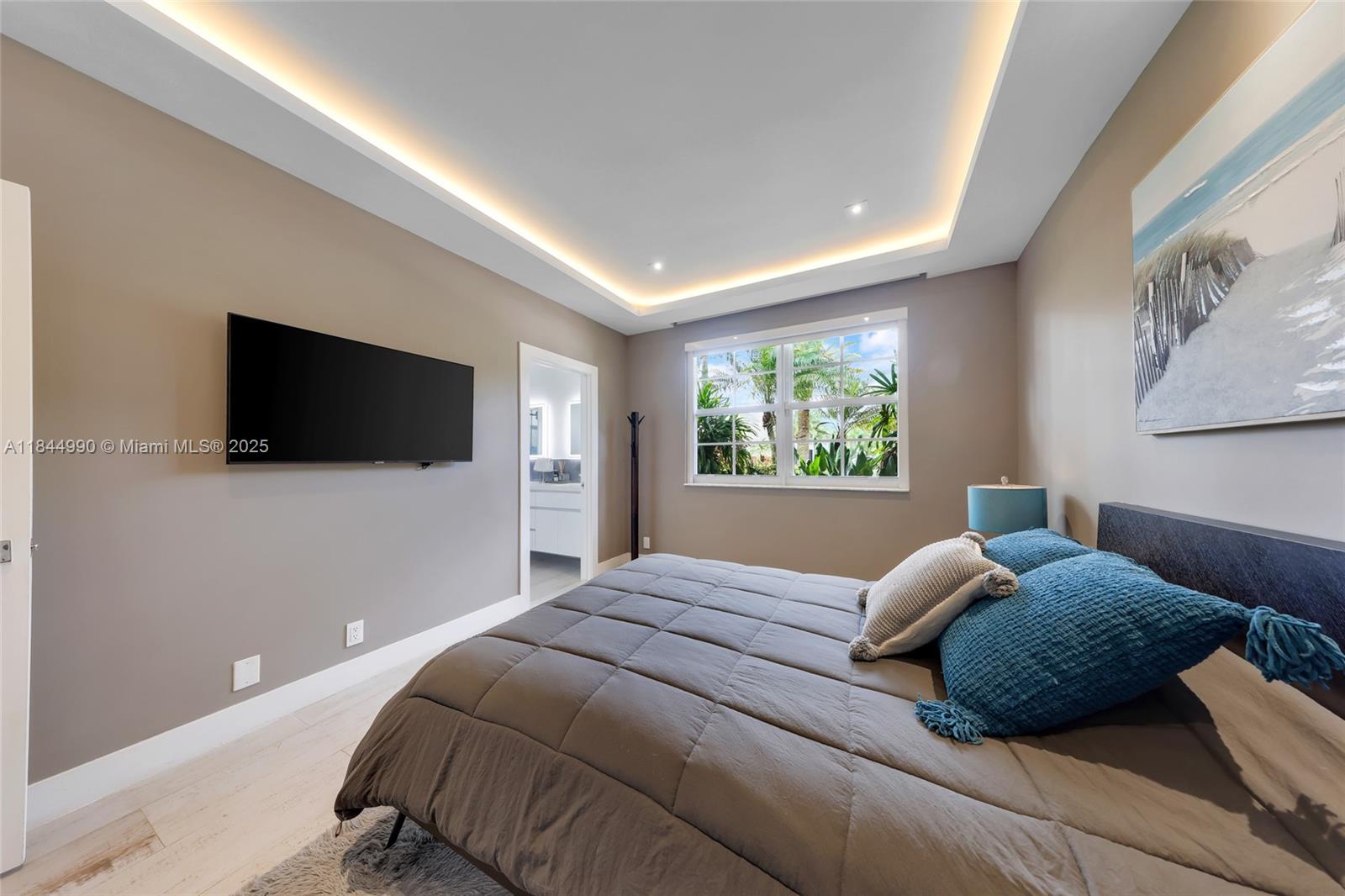 WESTON HILLS - Residential