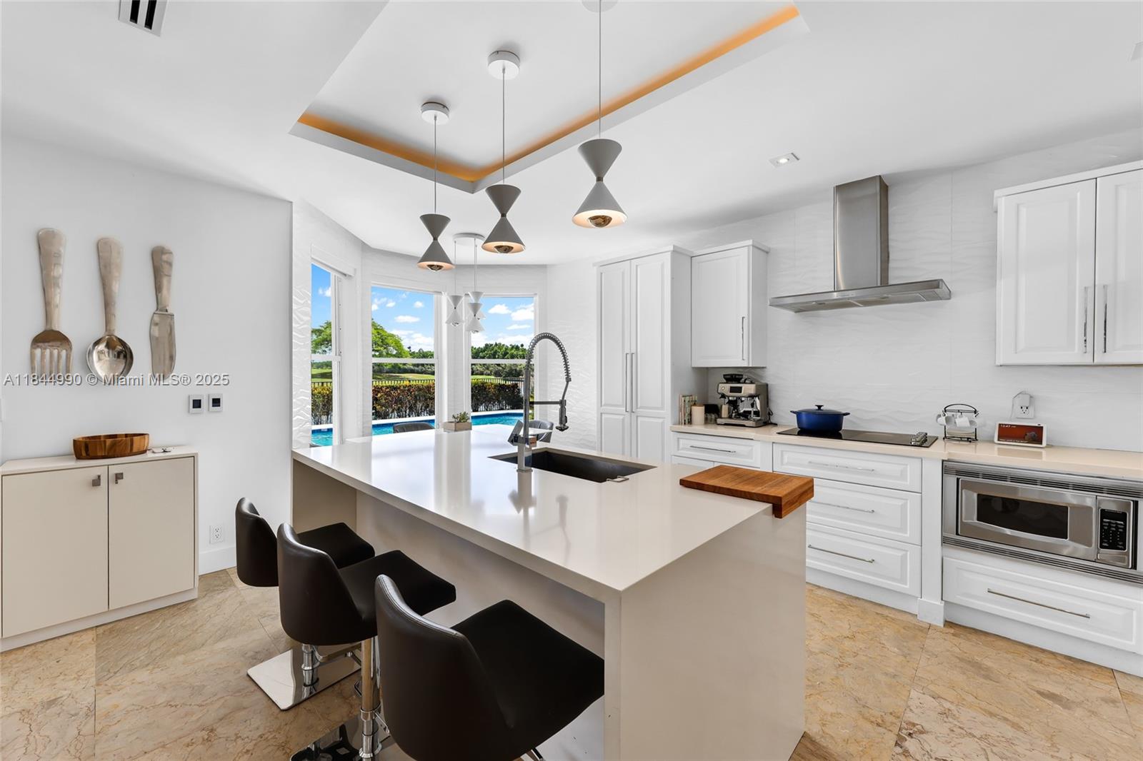 WESTON HILLS - Residential