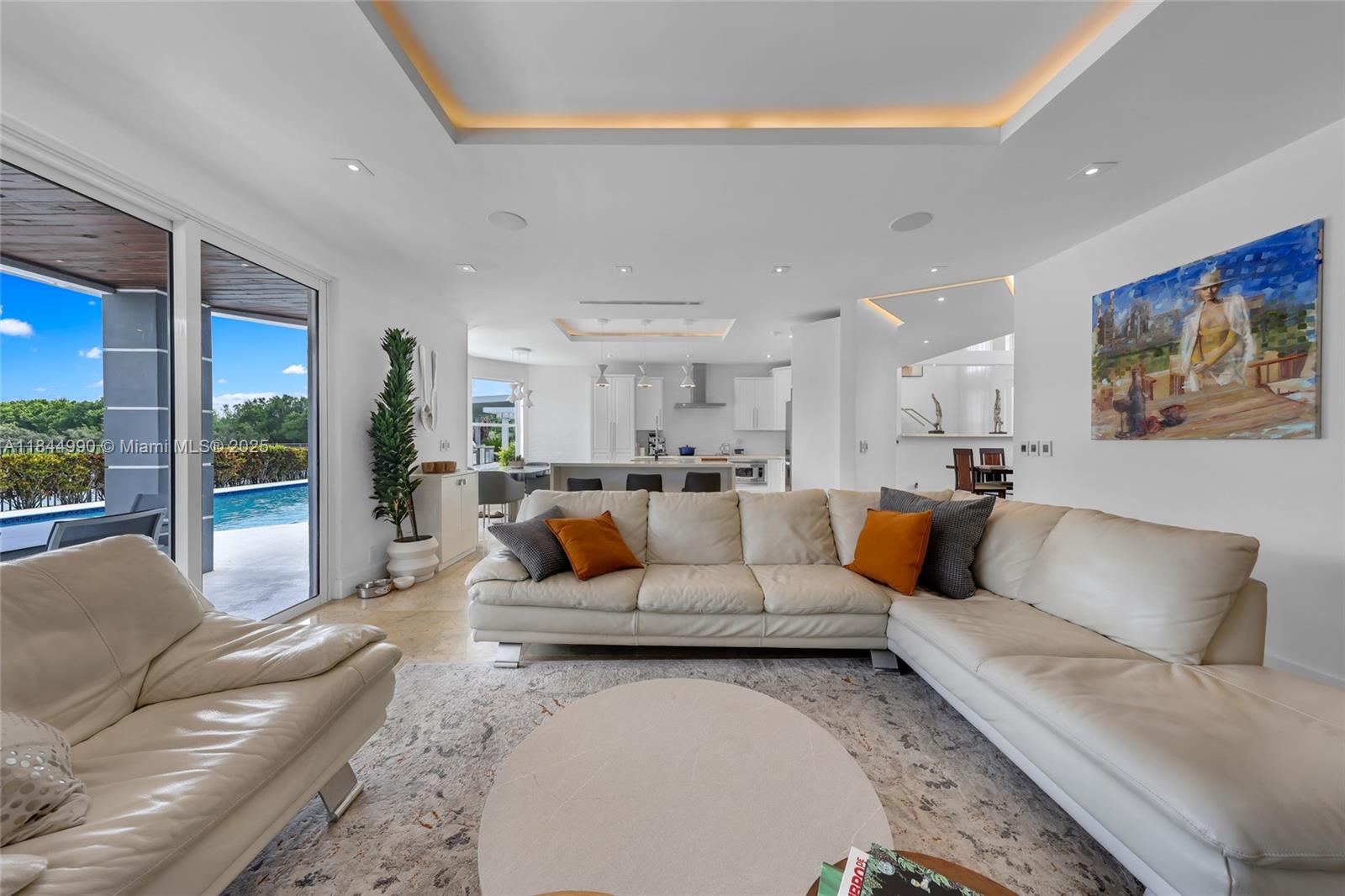 WESTON HILLS - Residential