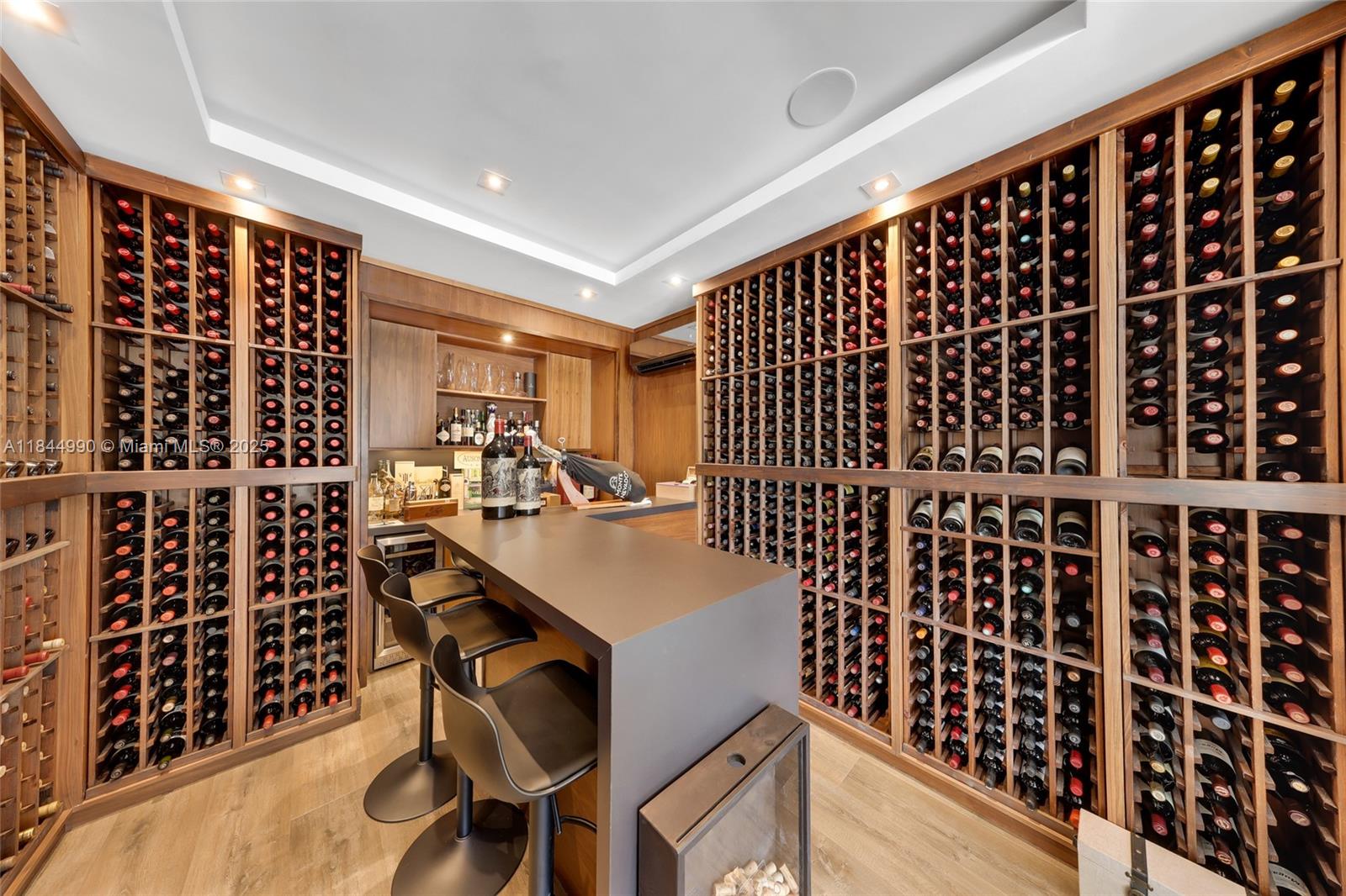 WESTON HILLS - Residential