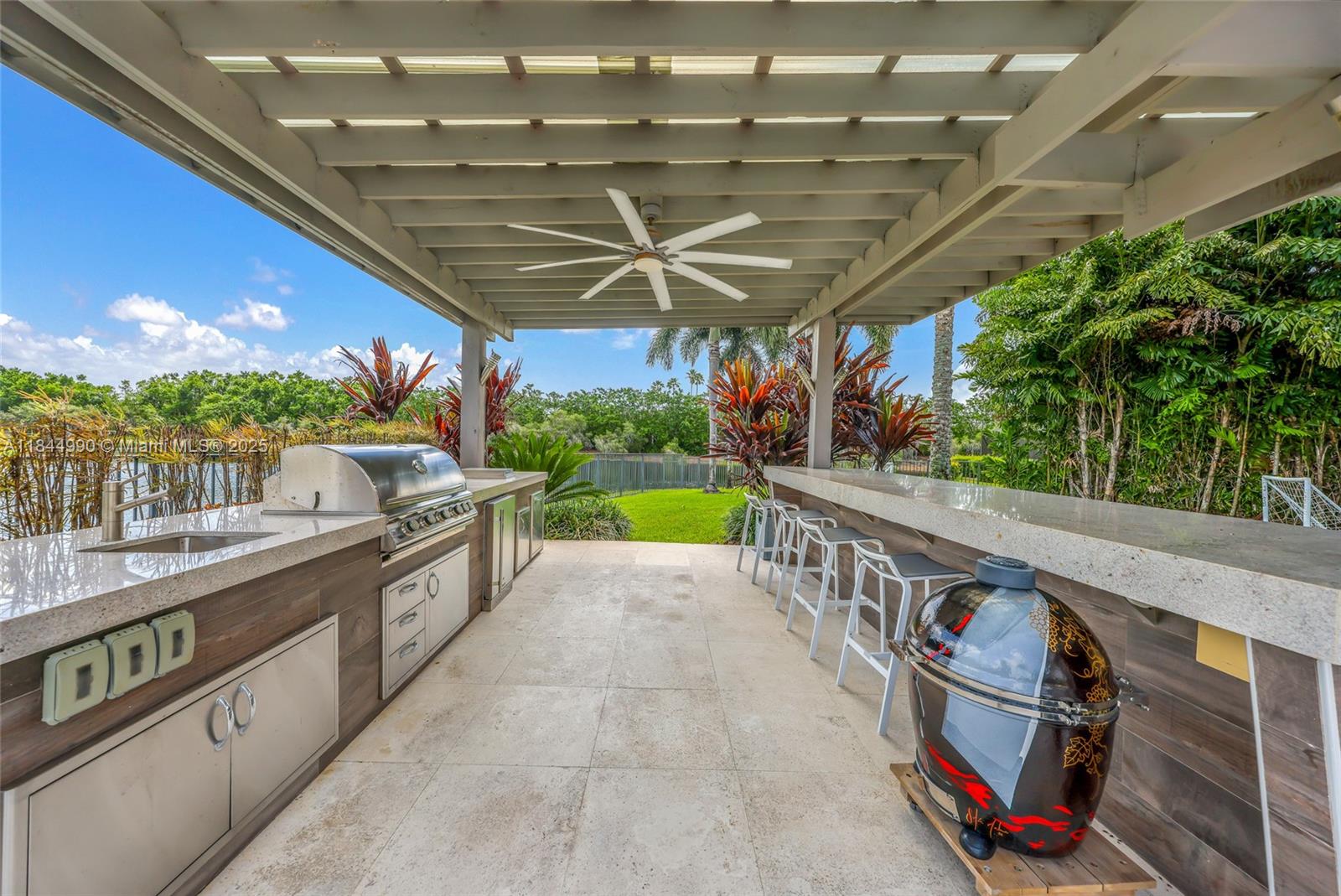 WESTON HILLS - Residential