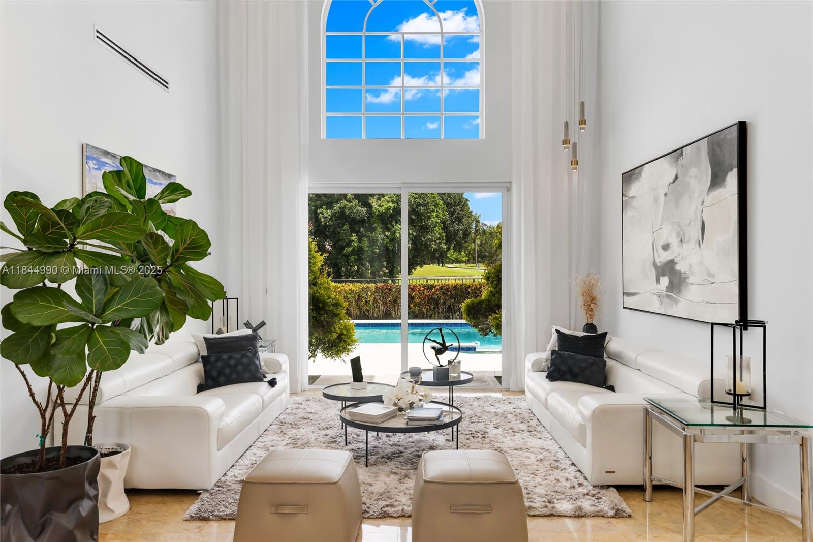 WESTON HILLS - Residential