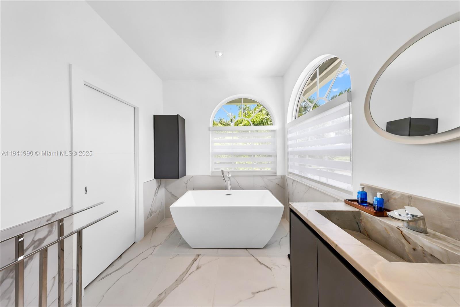 WESTON HILLS - Residential