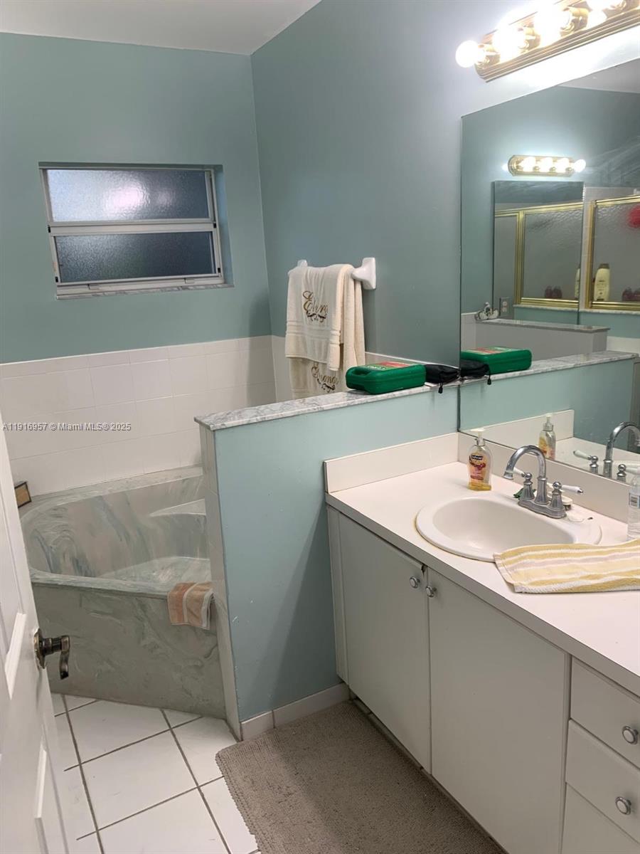 KEYS-GATE NO 1 - Residential