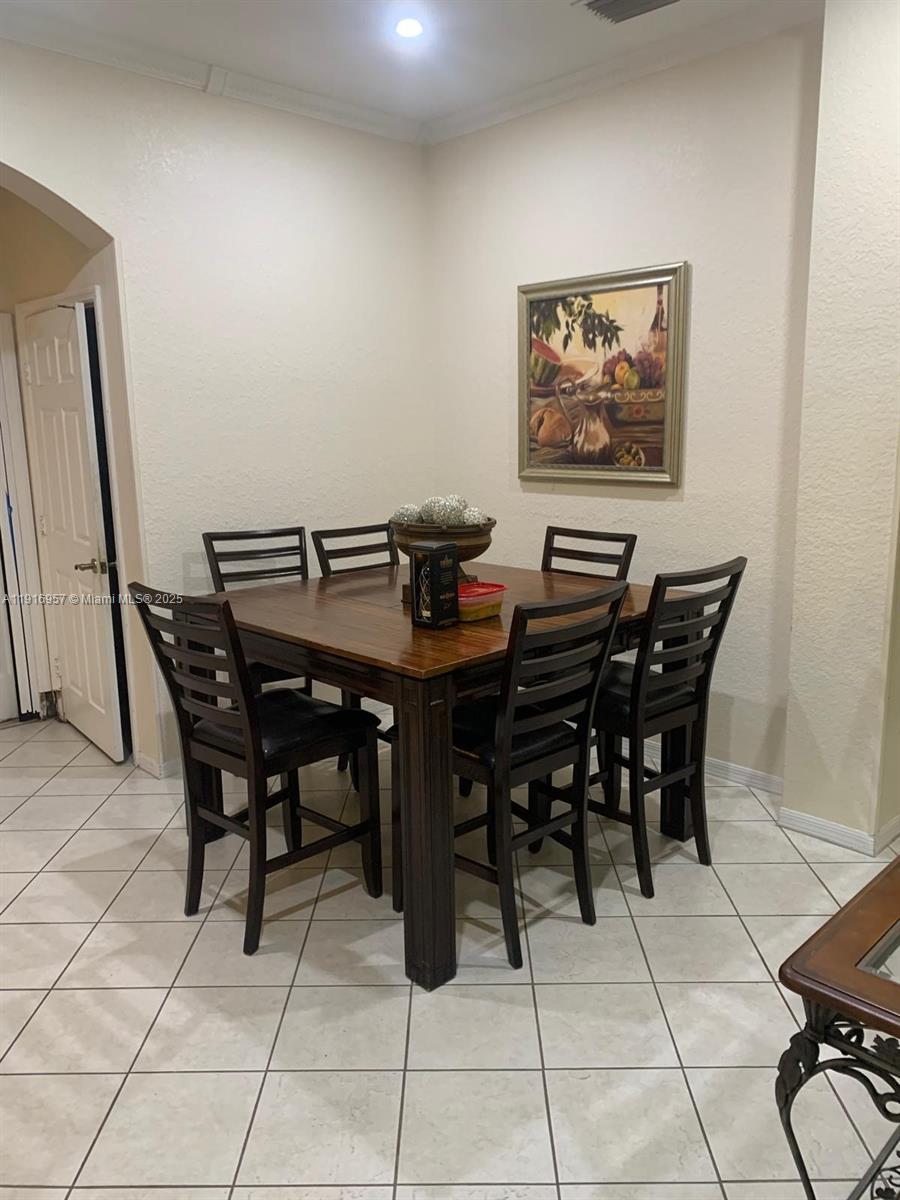 KEYS-GATE NO 1 - Residential