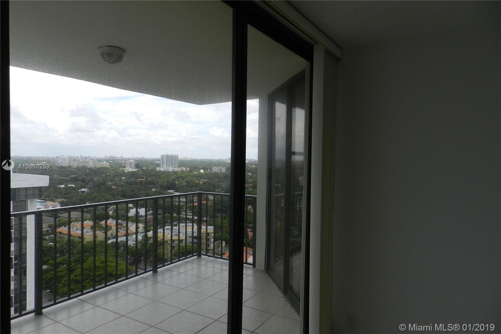 BRICKELL PLACE CONDO - Residential Lease
