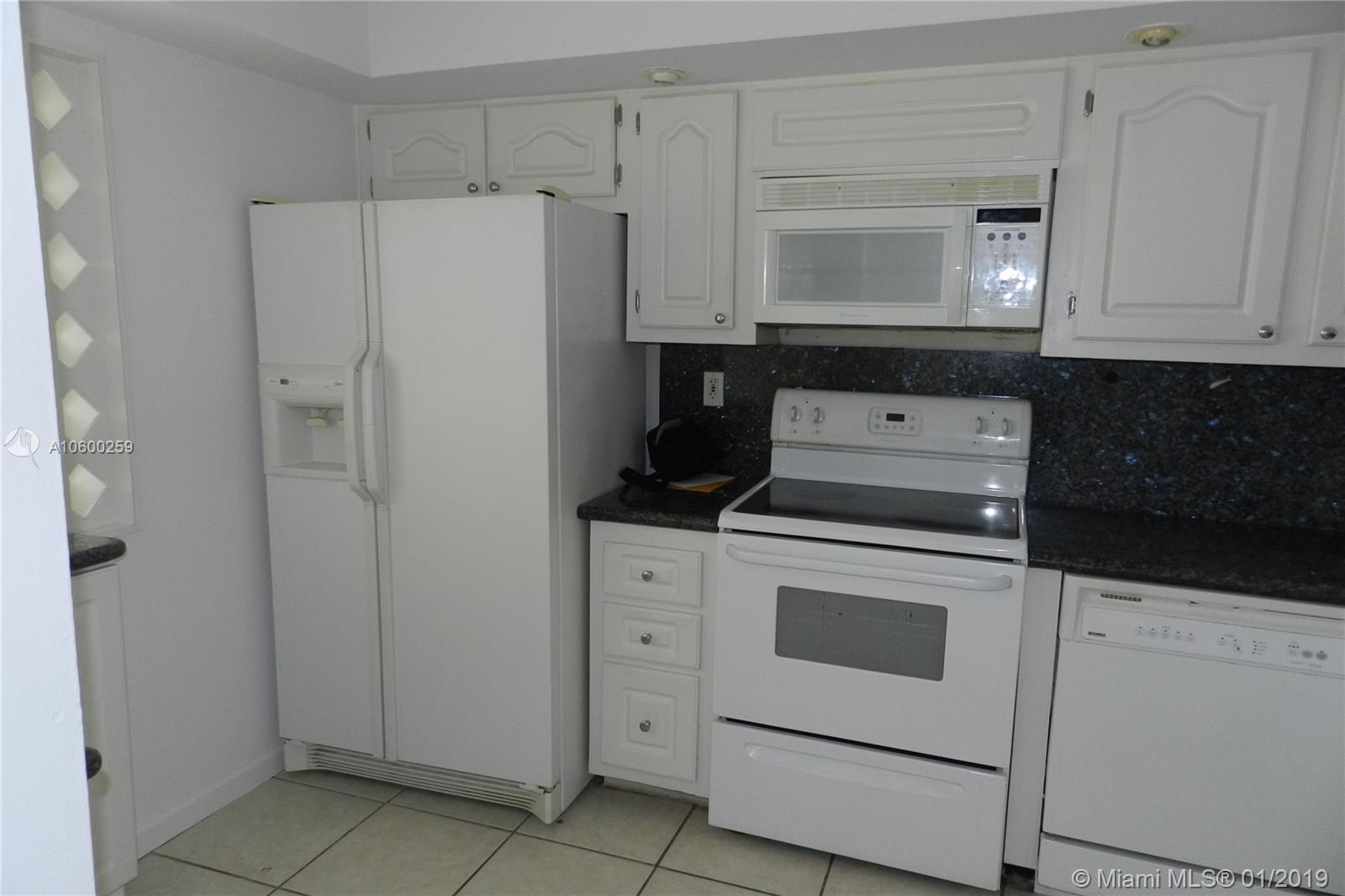 BRICKELL PLACE CONDO - Residential Lease