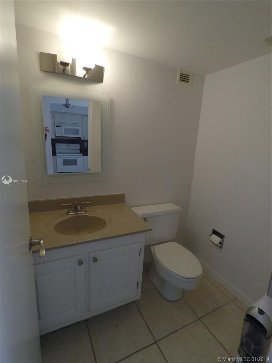 BRICKELL PLACE CONDO - Residential Lease