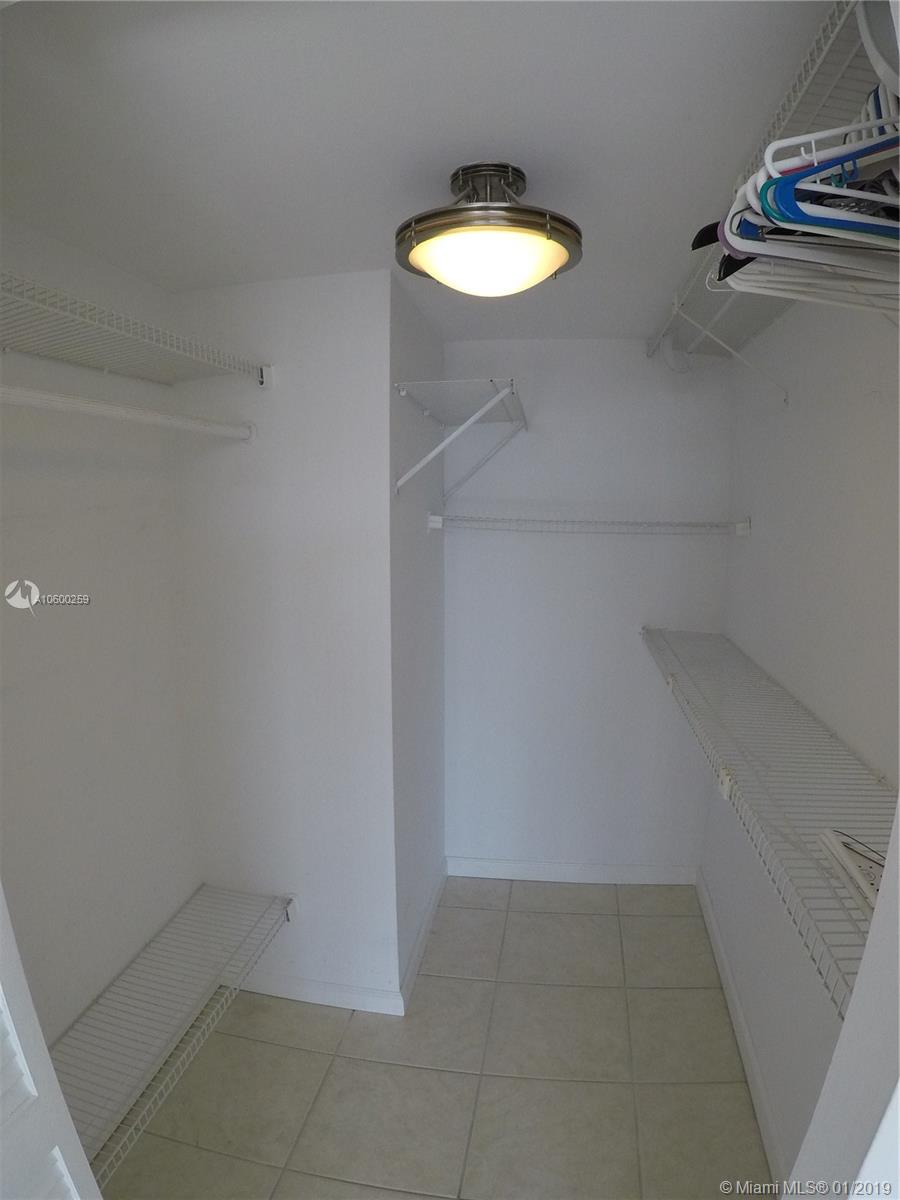 BRICKELL PLACE CONDO - Residential Lease