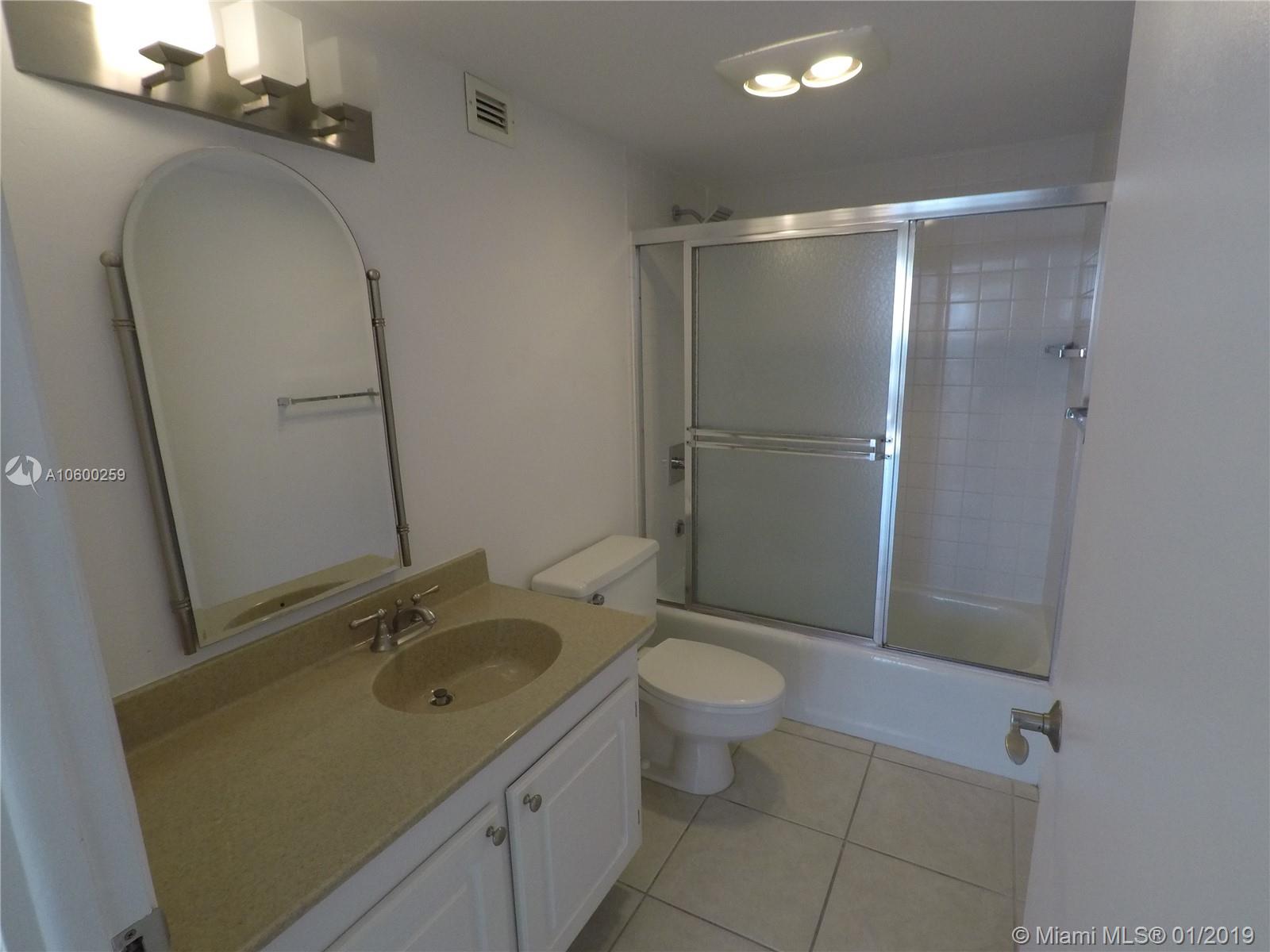 BRICKELL PLACE CONDO - Residential Lease