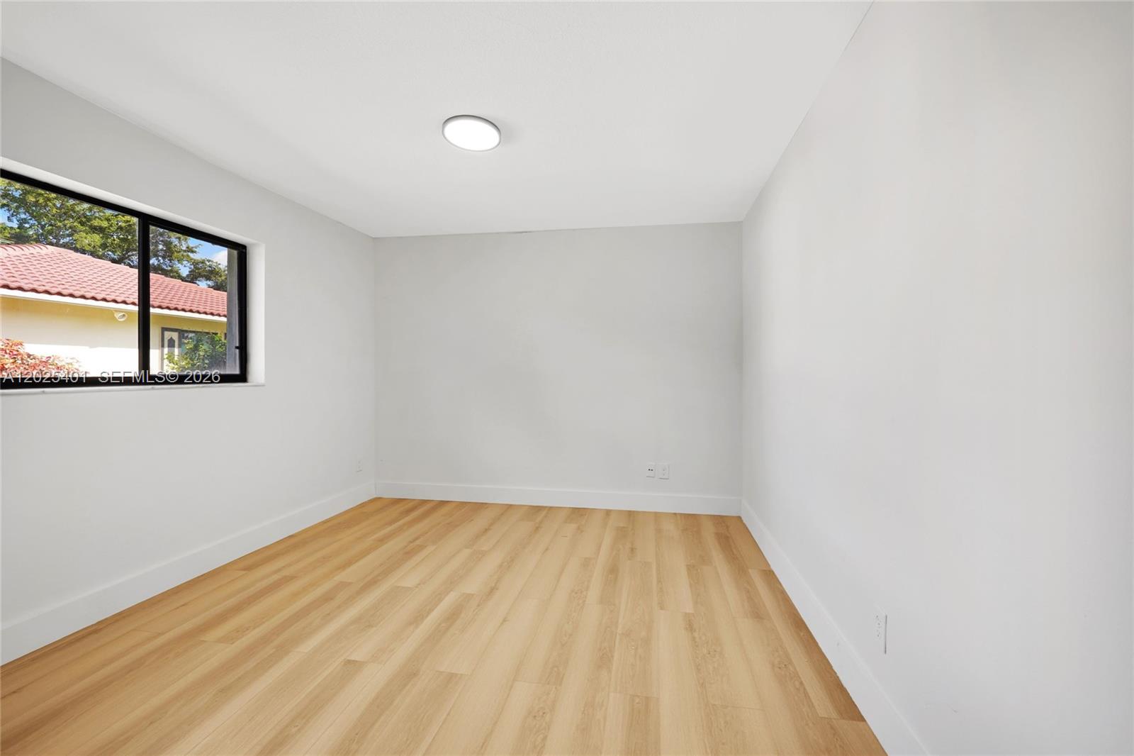 SHADOW WOOD - Residential