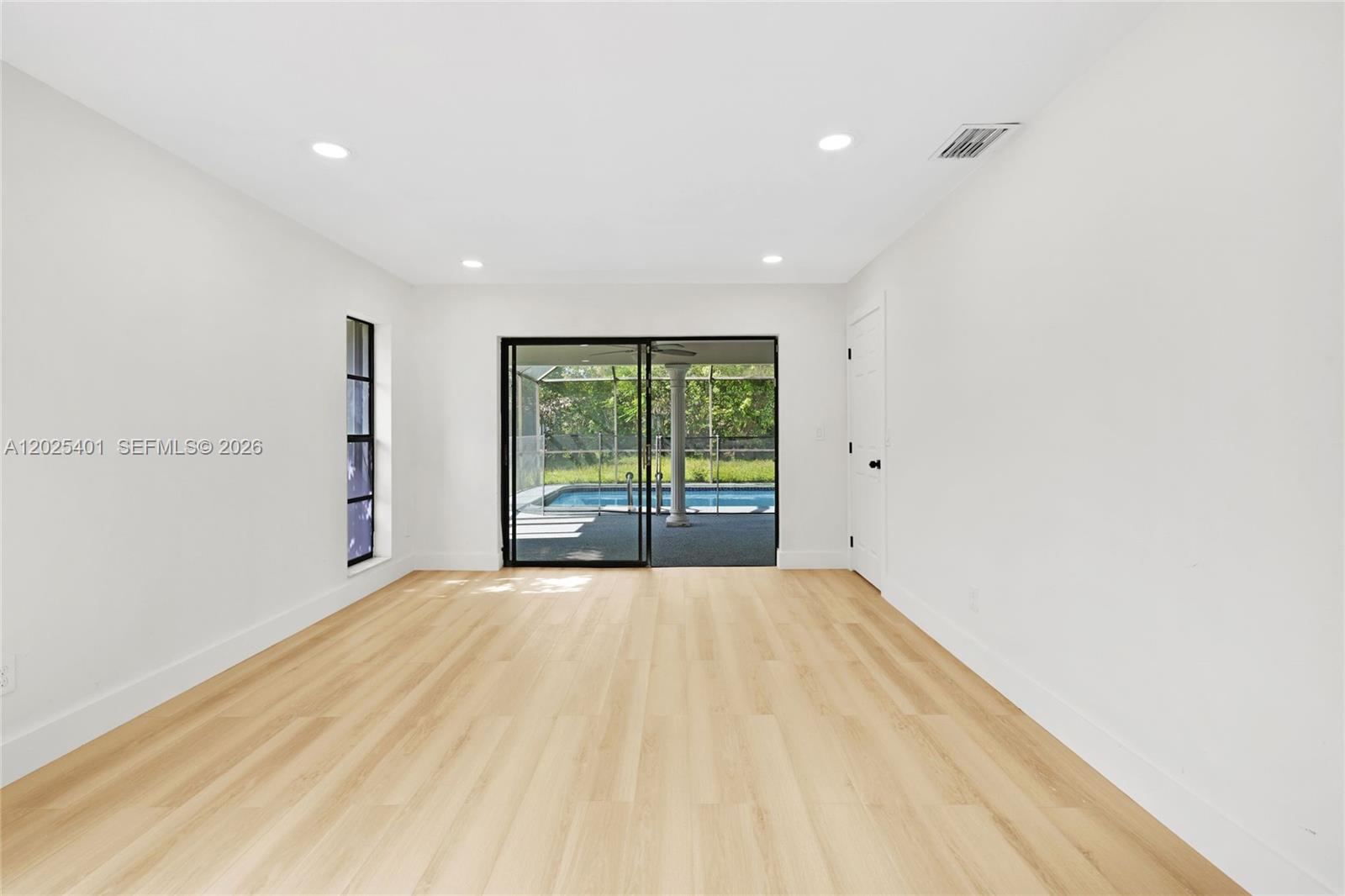 SHADOW WOOD - Residential