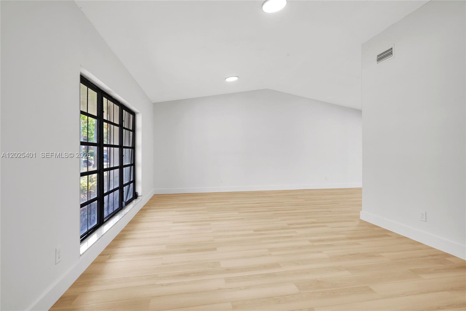 SHADOW WOOD - Residential