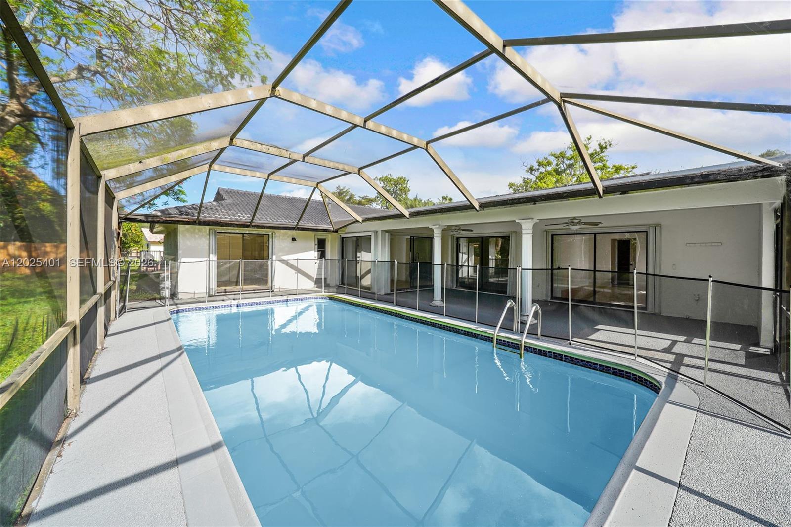 SHADOW WOOD - Residential