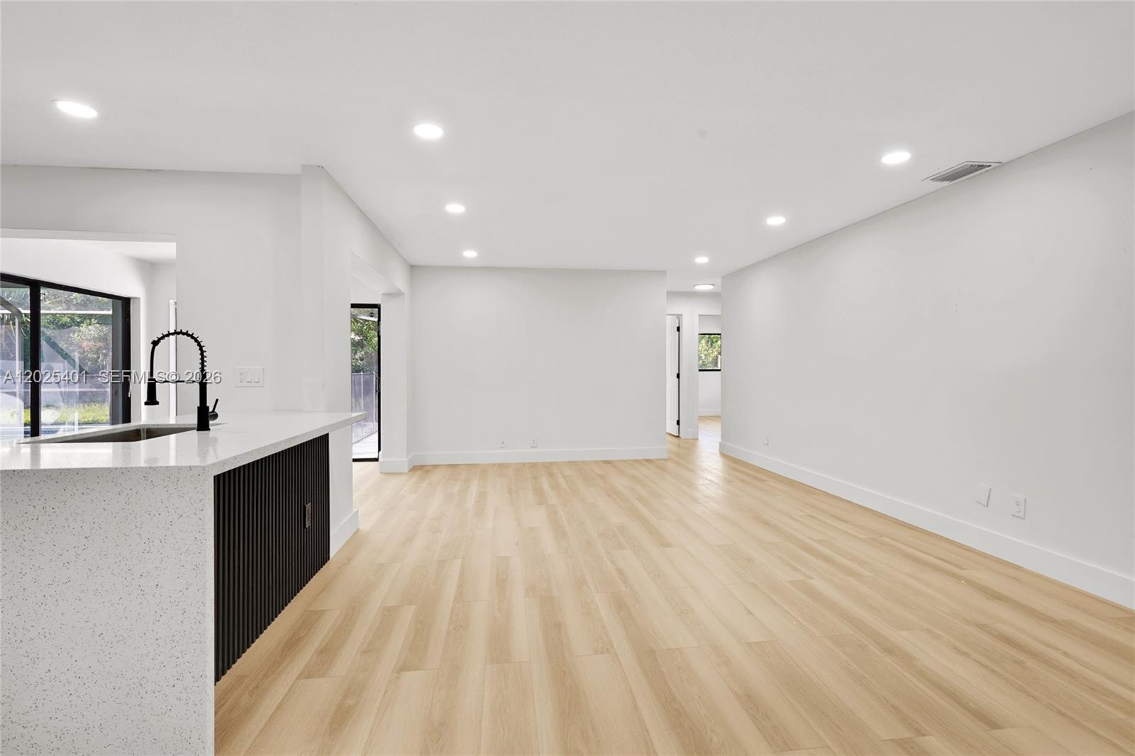 SHADOW WOOD - Residential