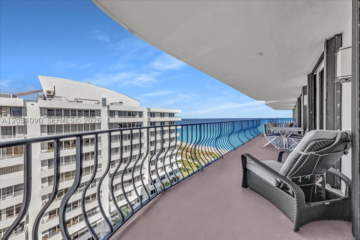 8877 Collins Ave PH-2