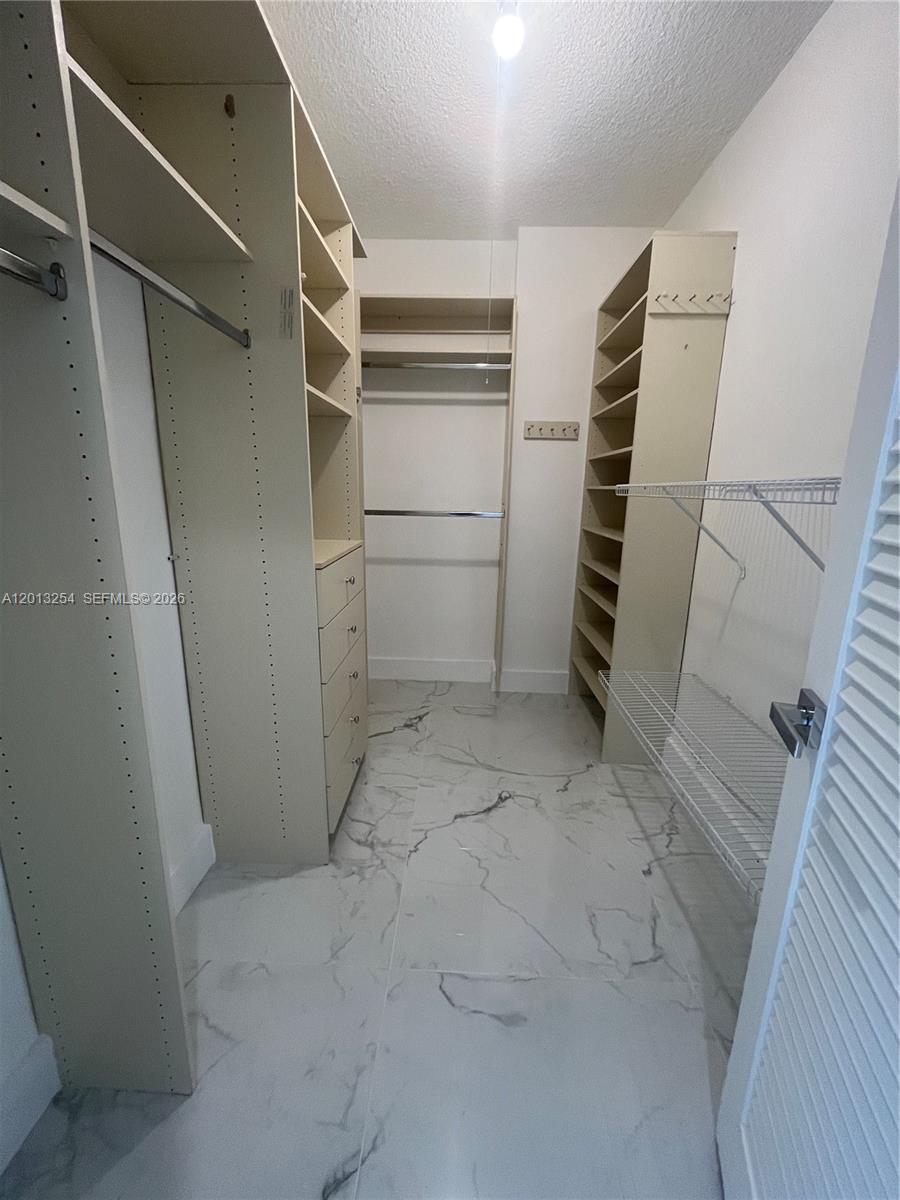 ALEXANDER TOWERS CONDO - Residential Lease