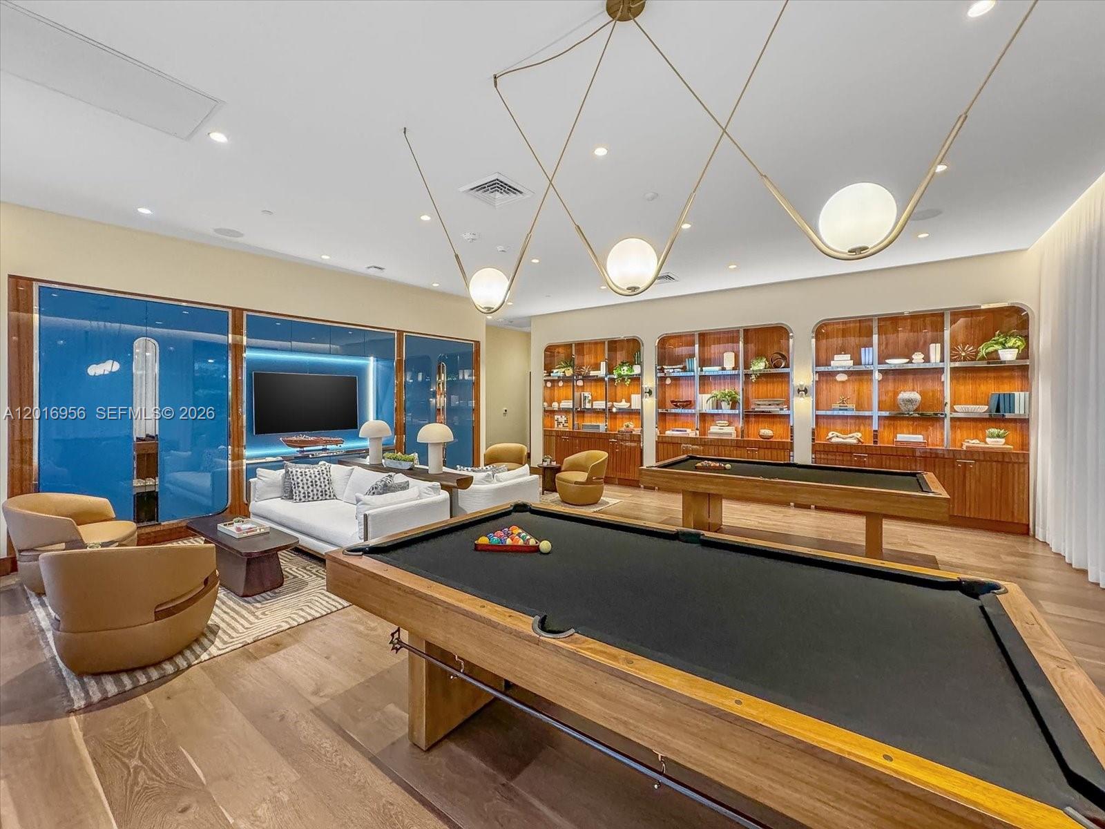MR C RESIDENCES - Residential