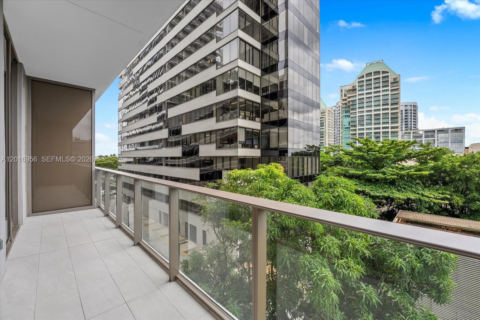 MR C RESIDENCES - Residential