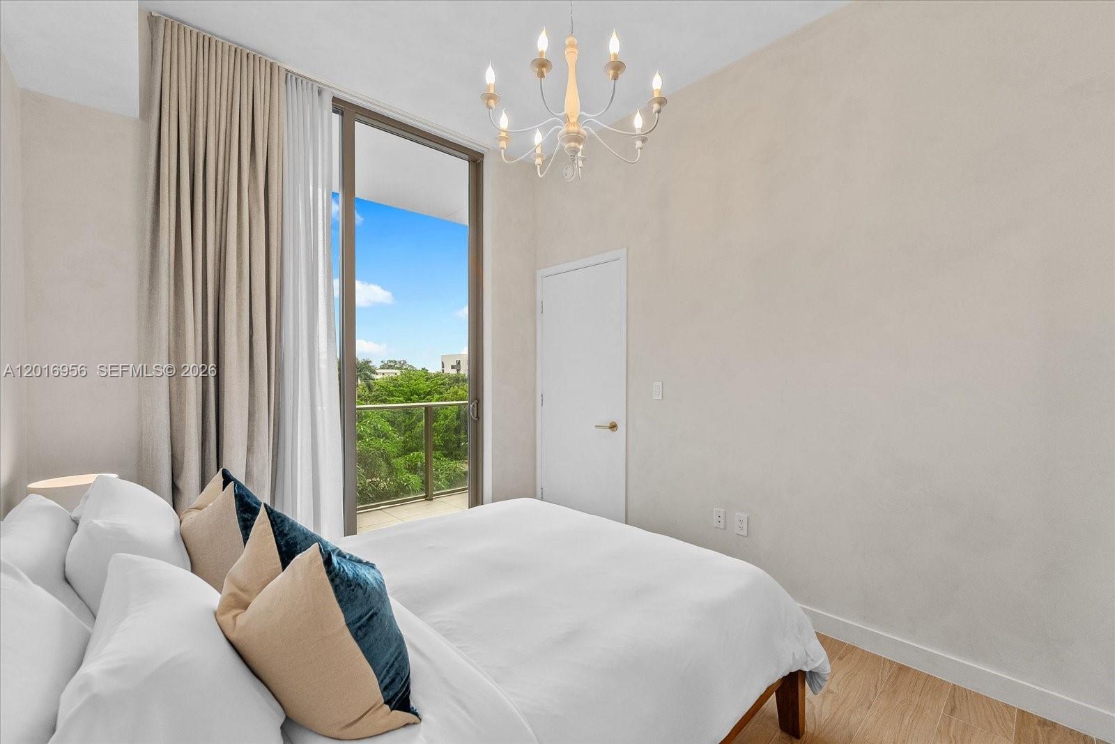 MR C RESIDENCES - Residential