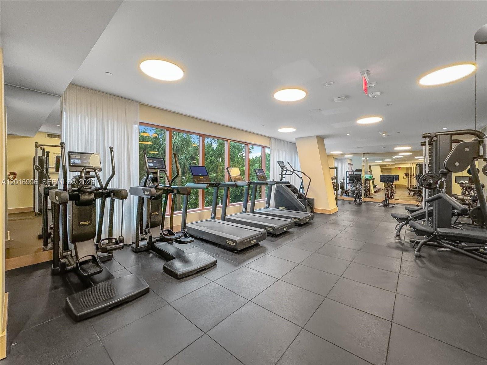 MR C RESIDENCES - Residential
