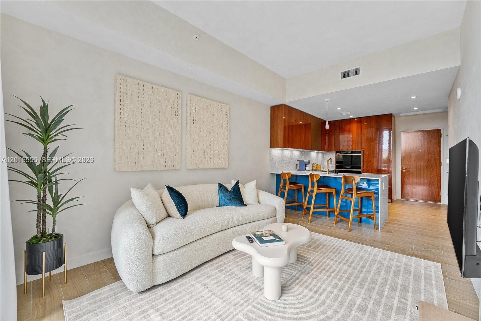 MR C RESIDENCES - Residential
