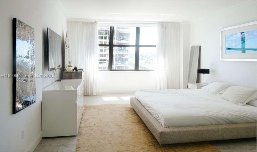 9801 Collins Ave 18U