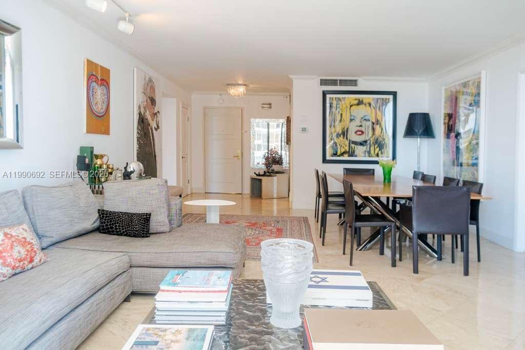 9801 Collins Ave 18U