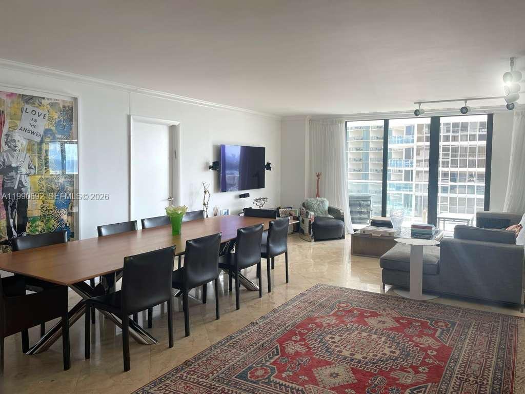 9801 Collins Ave 18U