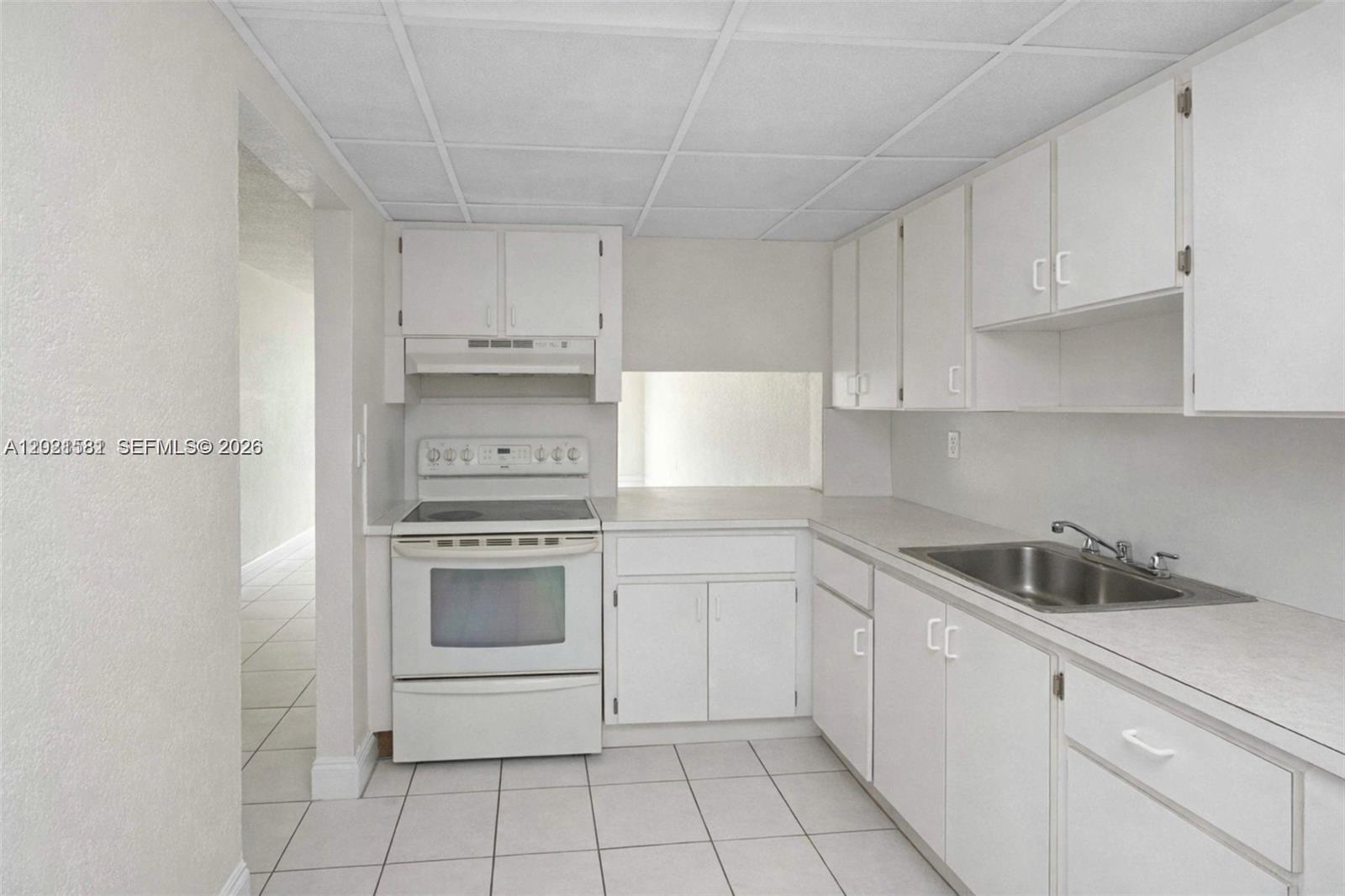NEW WORLD CONDO APTS IV - Residential