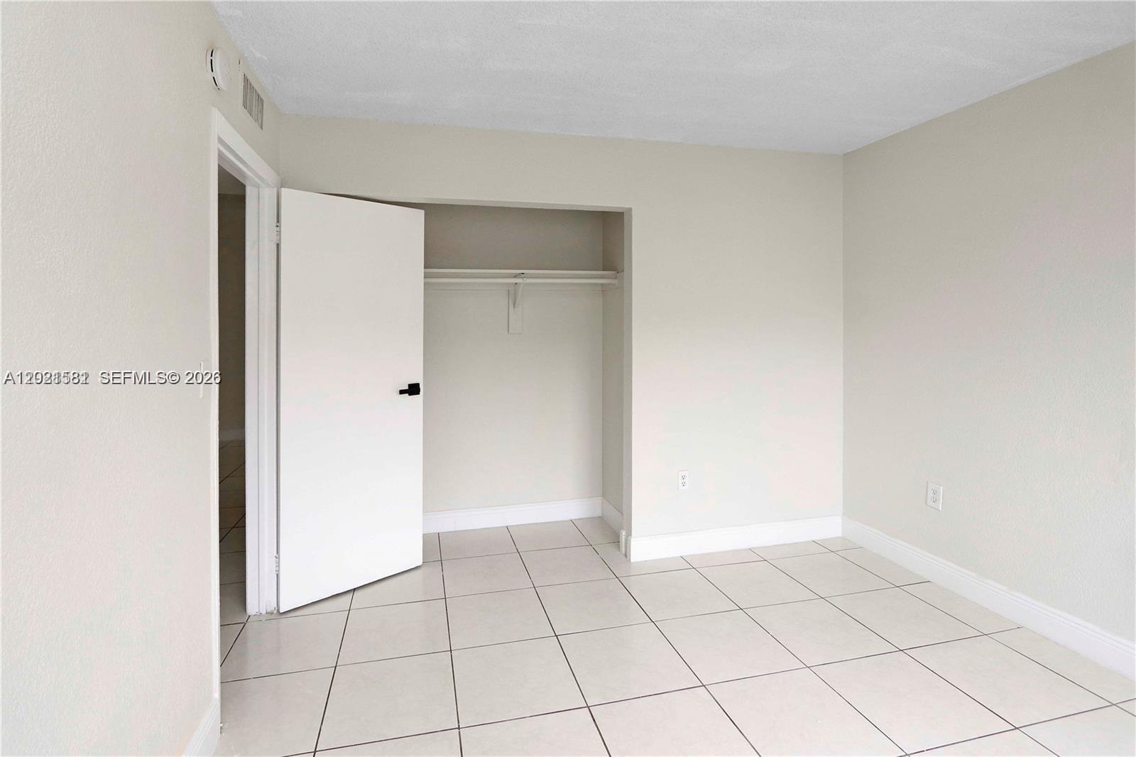 NEW WORLD CONDO APTS IV - Residential
