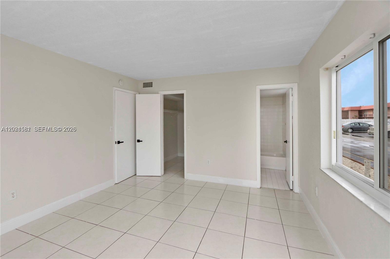 NEW WORLD CONDO APTS IV - Residential