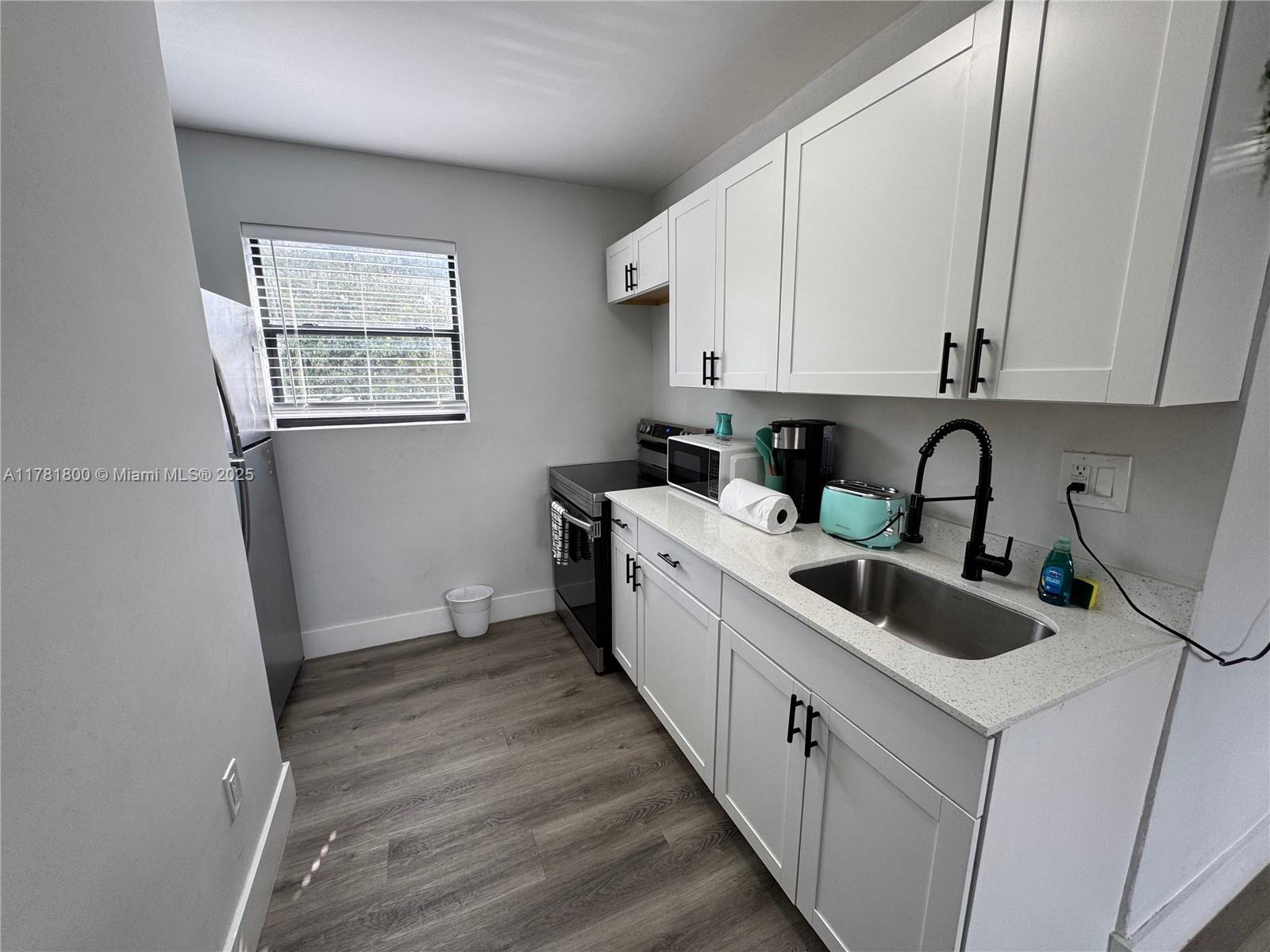584 NW 30th St 3