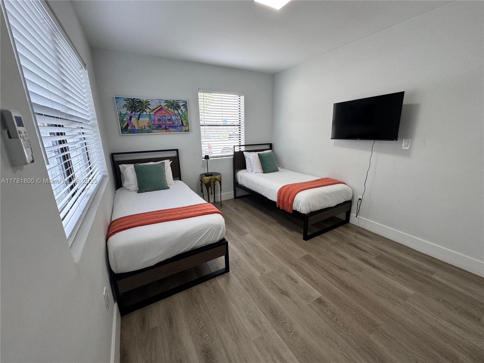 584 NW 30th St 3