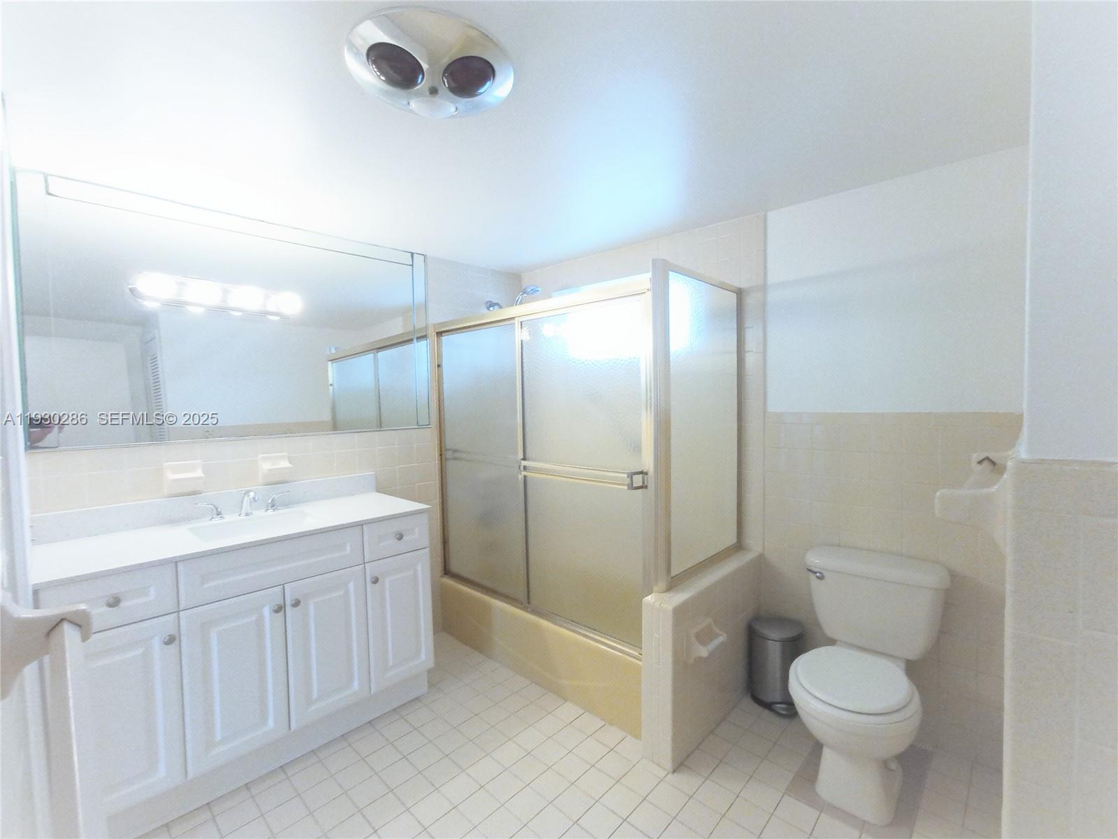 CRYSTAL COVE CONDO - Residential Lease