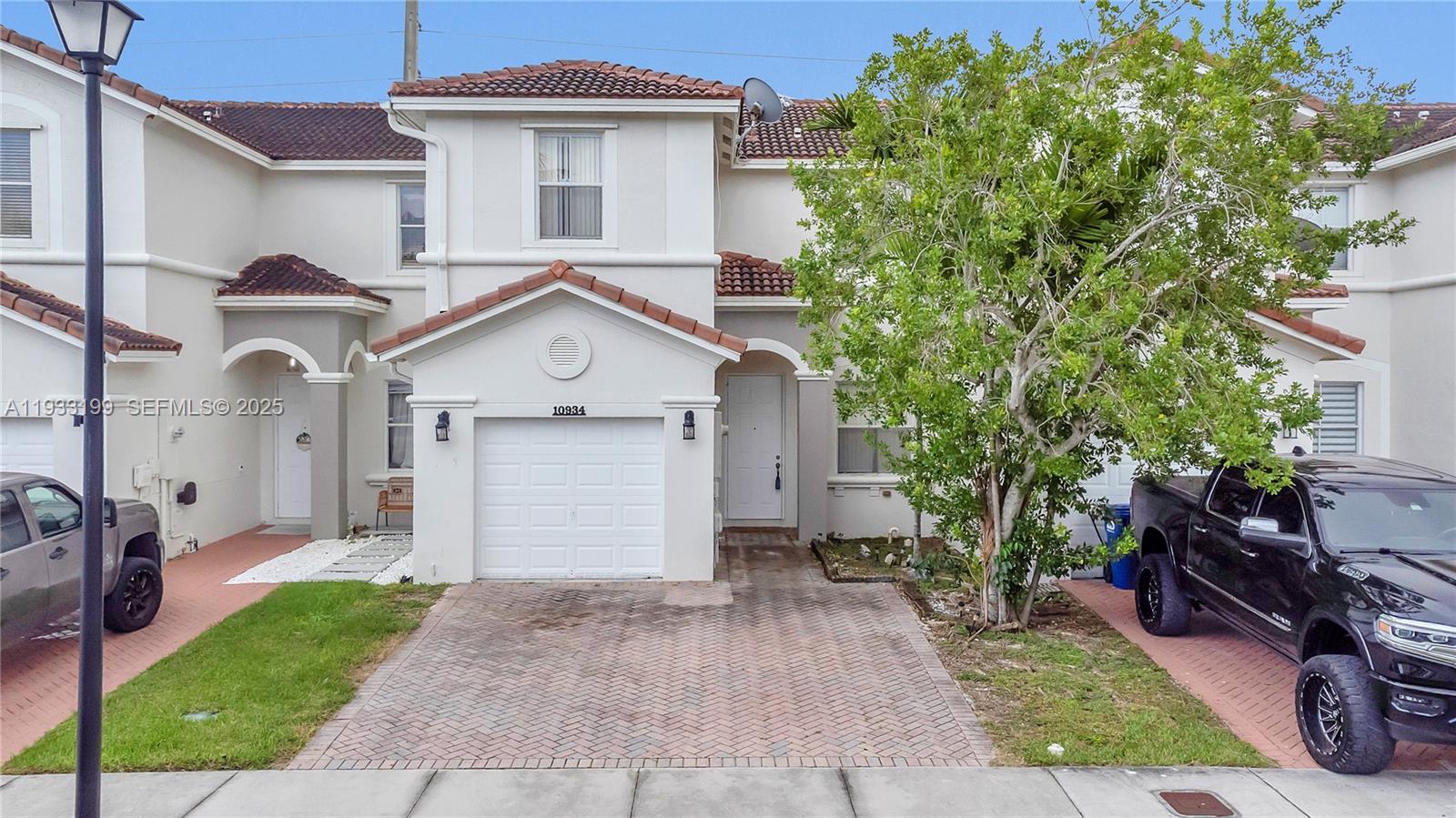 VILLAS DEL CAMPO SUB - Residential Lease