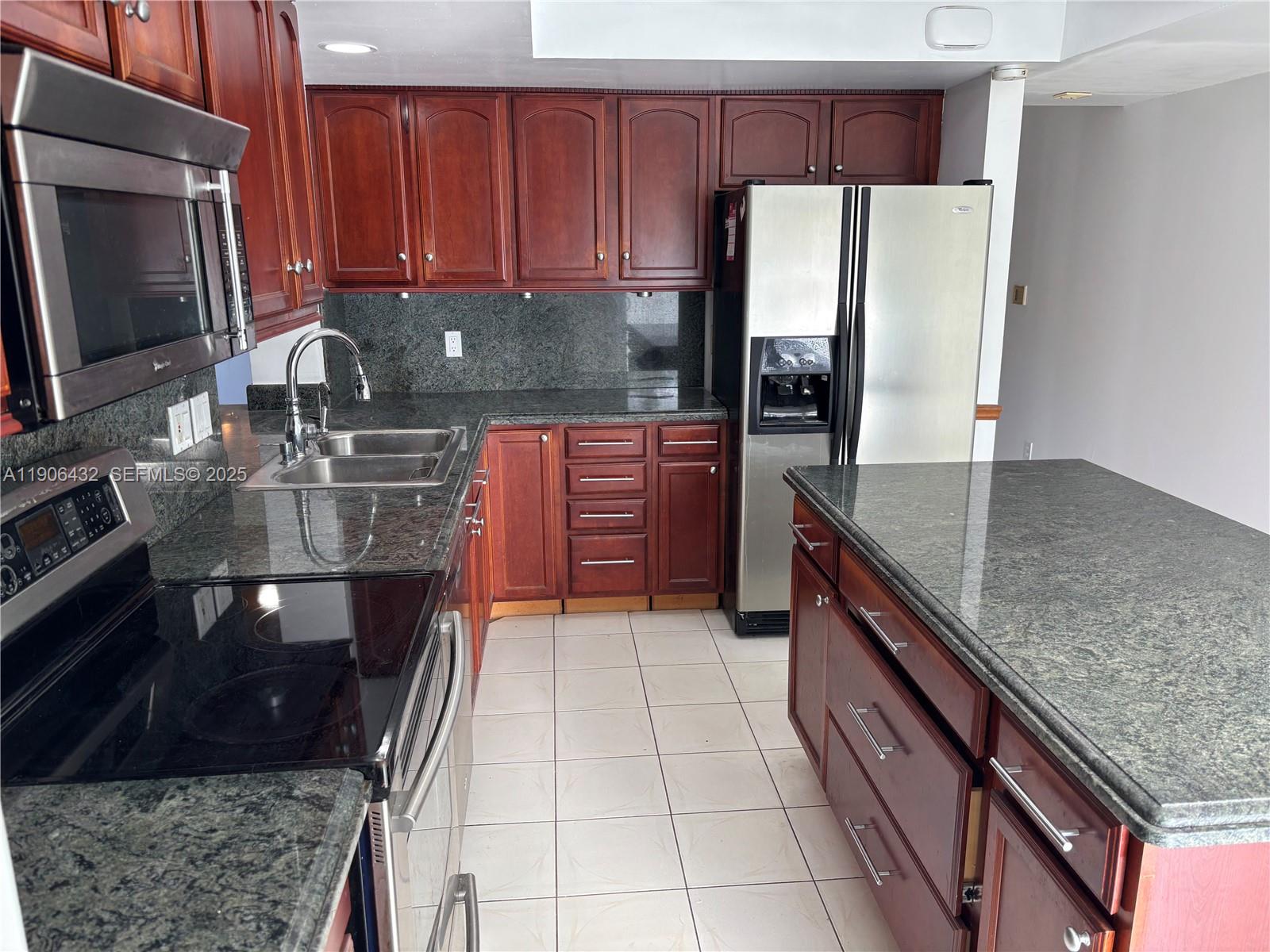 LAKES OF THE MEADOW PATIO - Residential