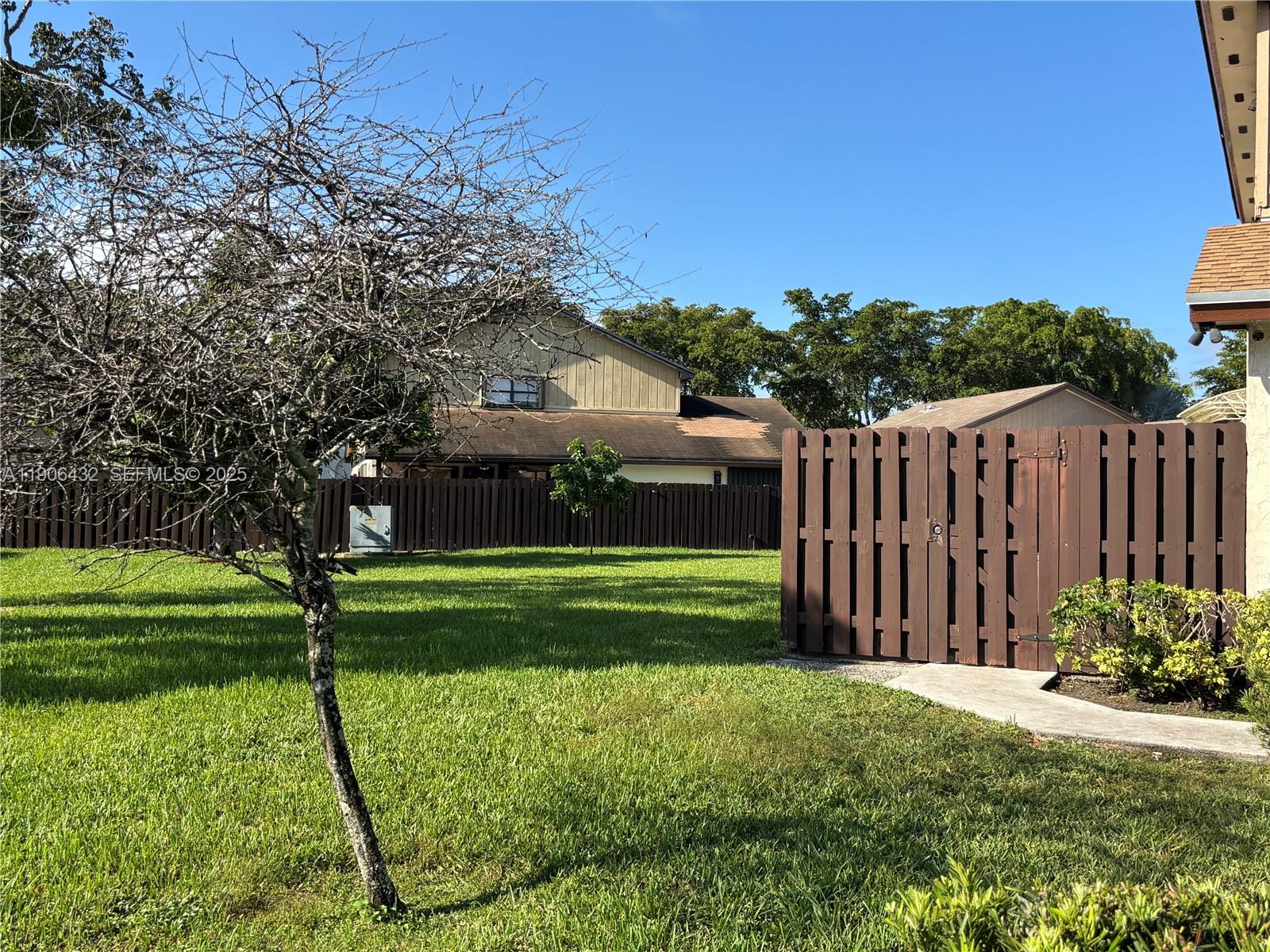 LAKES OF THE MEADOW PATIO - Residential