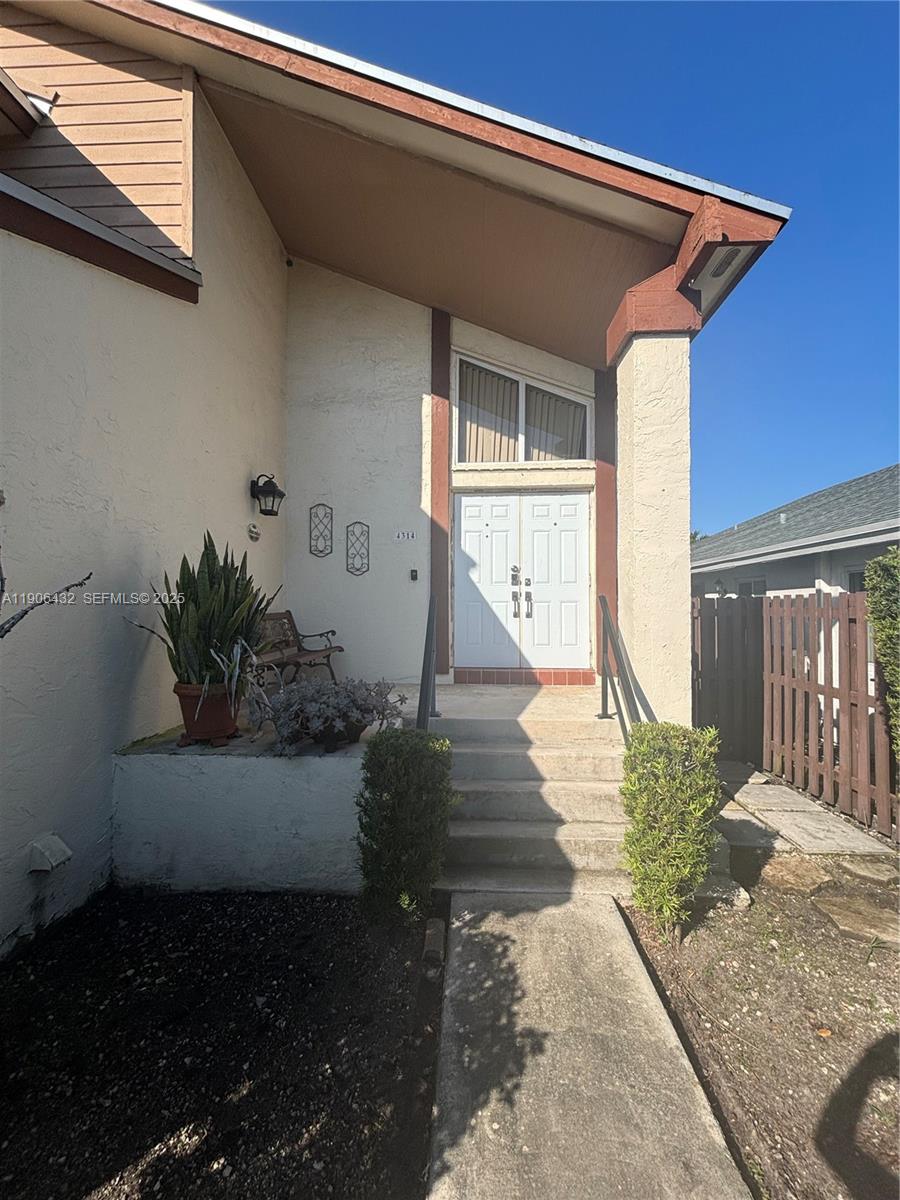 LAKES OF THE MEADOW PATIO - Residential
