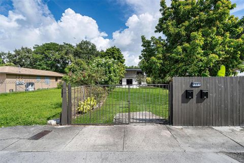 1523 NW 38th St Miami FL 33142