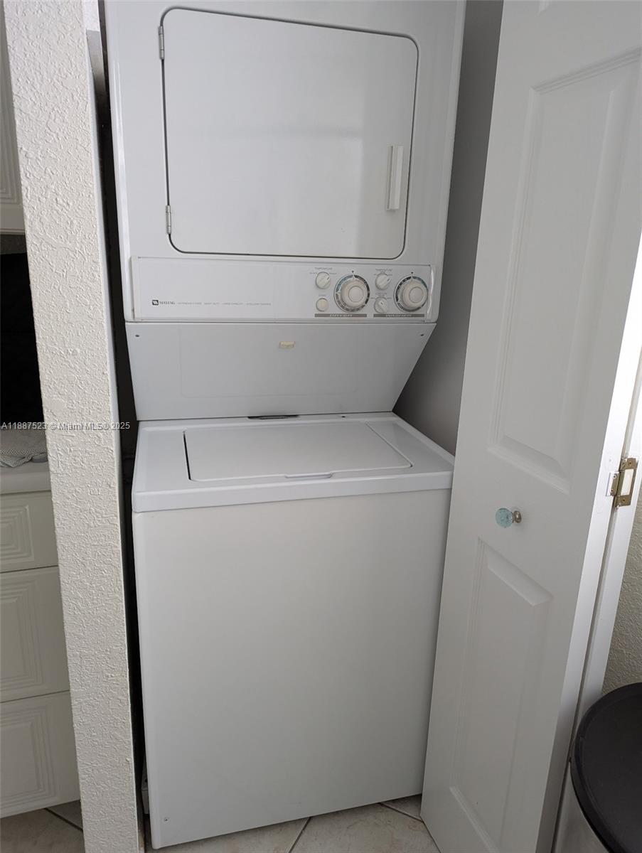 HILLSBORO COVE CONDO - Residential