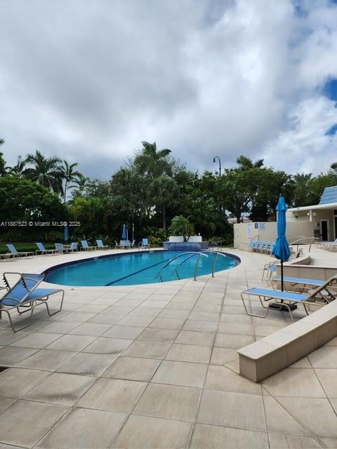 HILLSBORO COVE CONDO - Residential