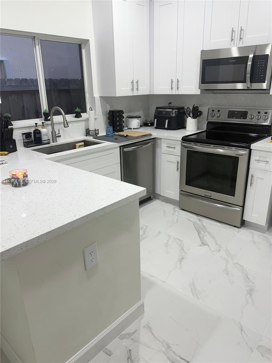 SILVER PALM HOMES - Residential