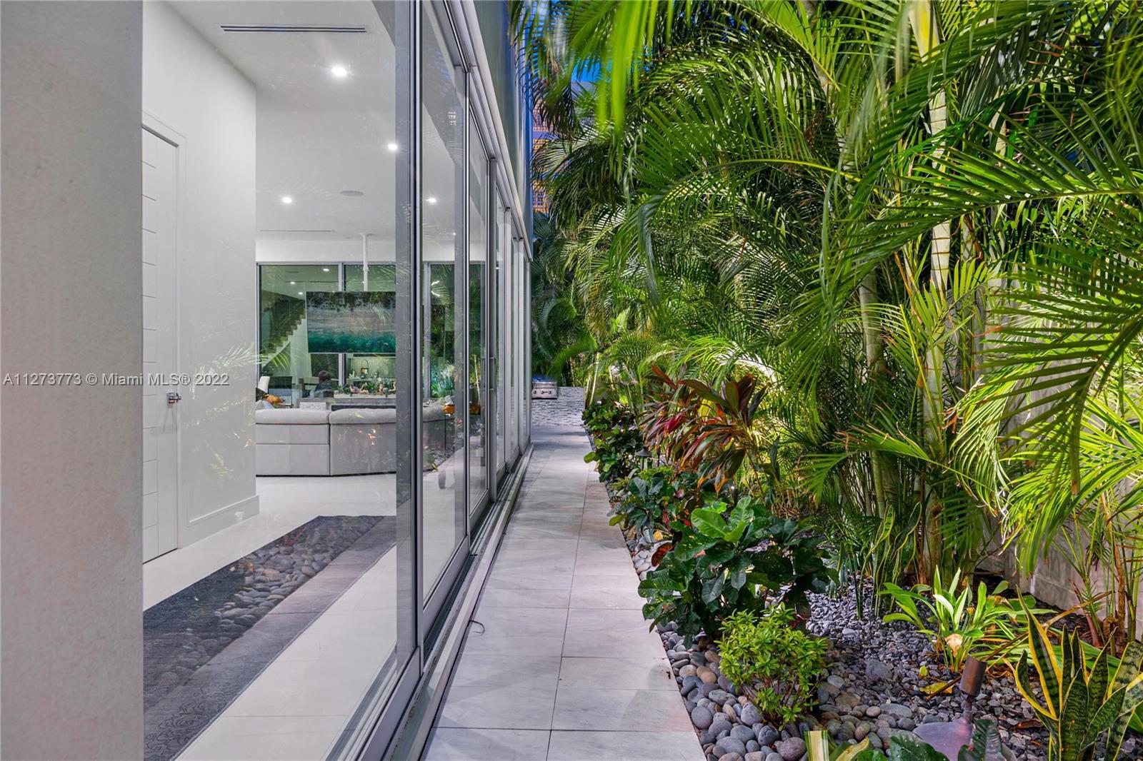 JOHNSTON HEIGHTS - Residential