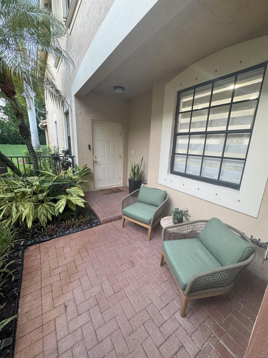 3891 Tree Top Dr