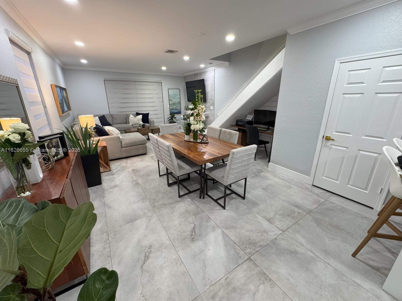 3891 Tree Top Dr