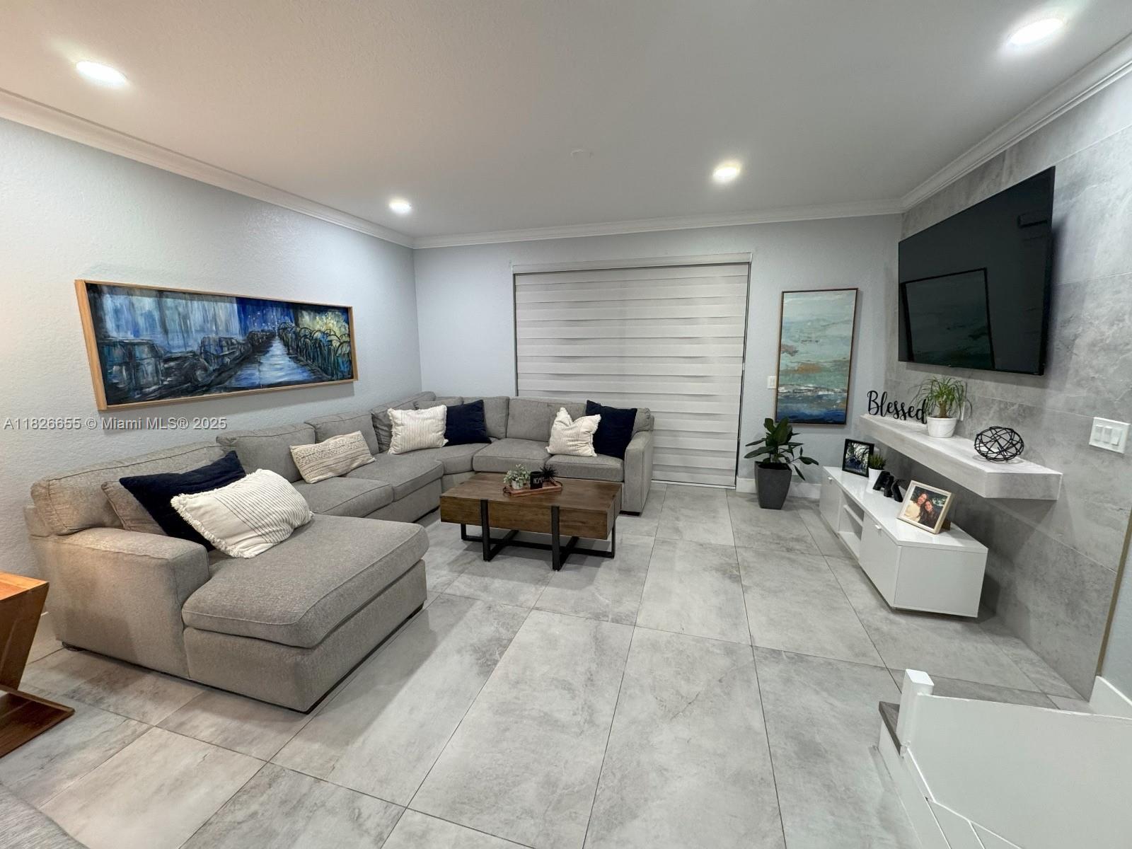 3891 Tree Top Dr