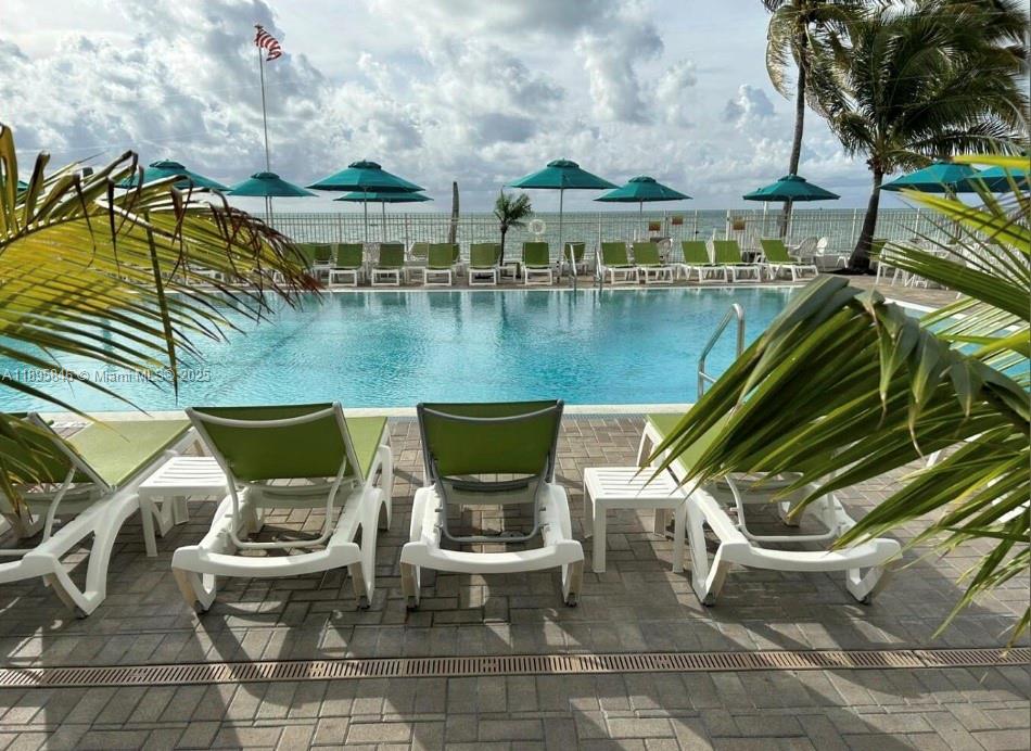 KEY COLONY BEACH - Residential