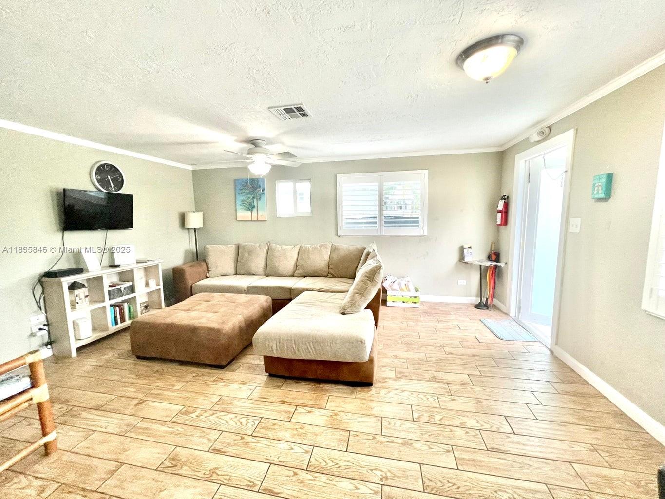 KEY COLONY BEACH - Residential