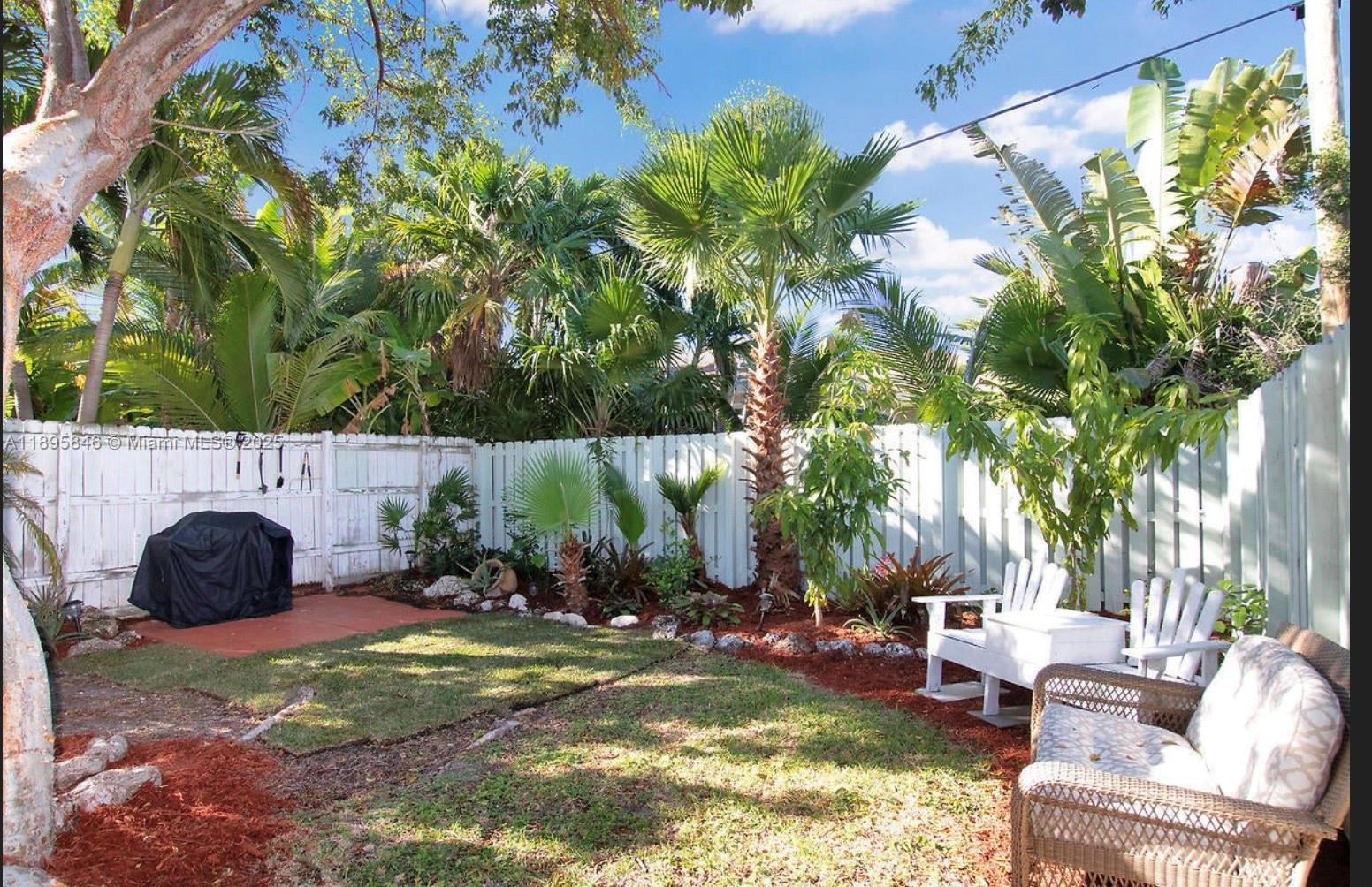 KEY COLONY BEACH - Residential